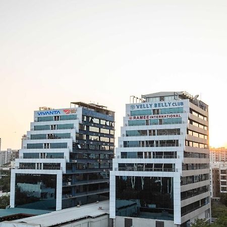 Hotel Ramee International Surate Extérieur photo