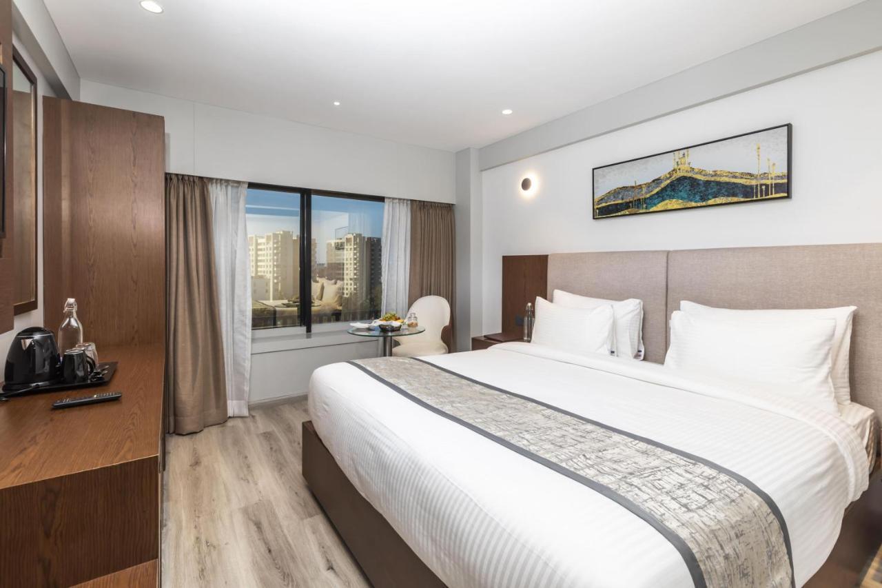 Hotel Ramee International Surate Extérieur photo