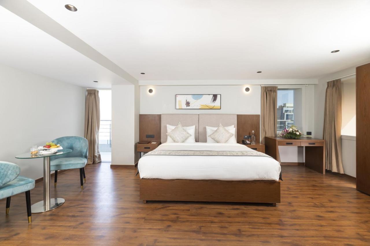 Hotel Ramee International Surate Extérieur photo