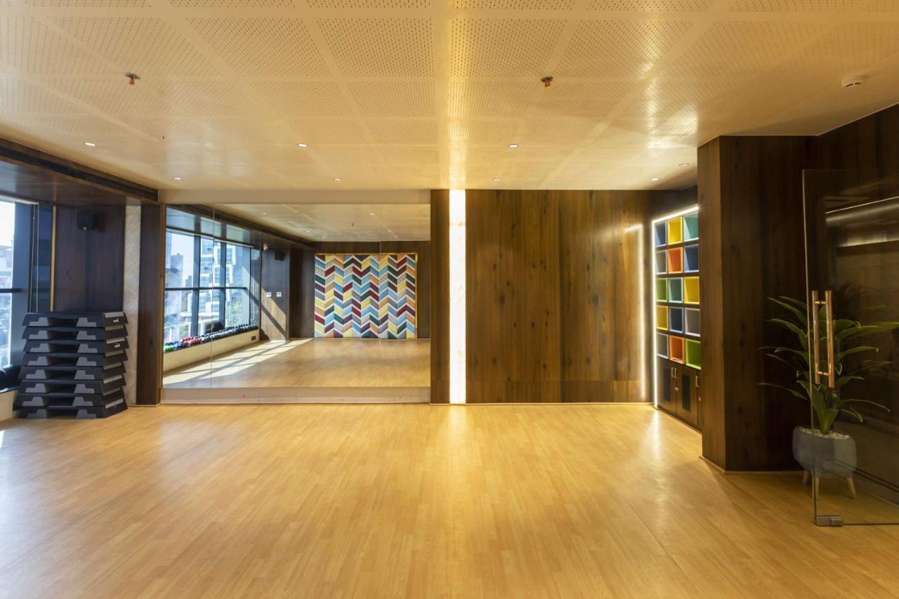 Hotel Ramee International Surate Extérieur photo