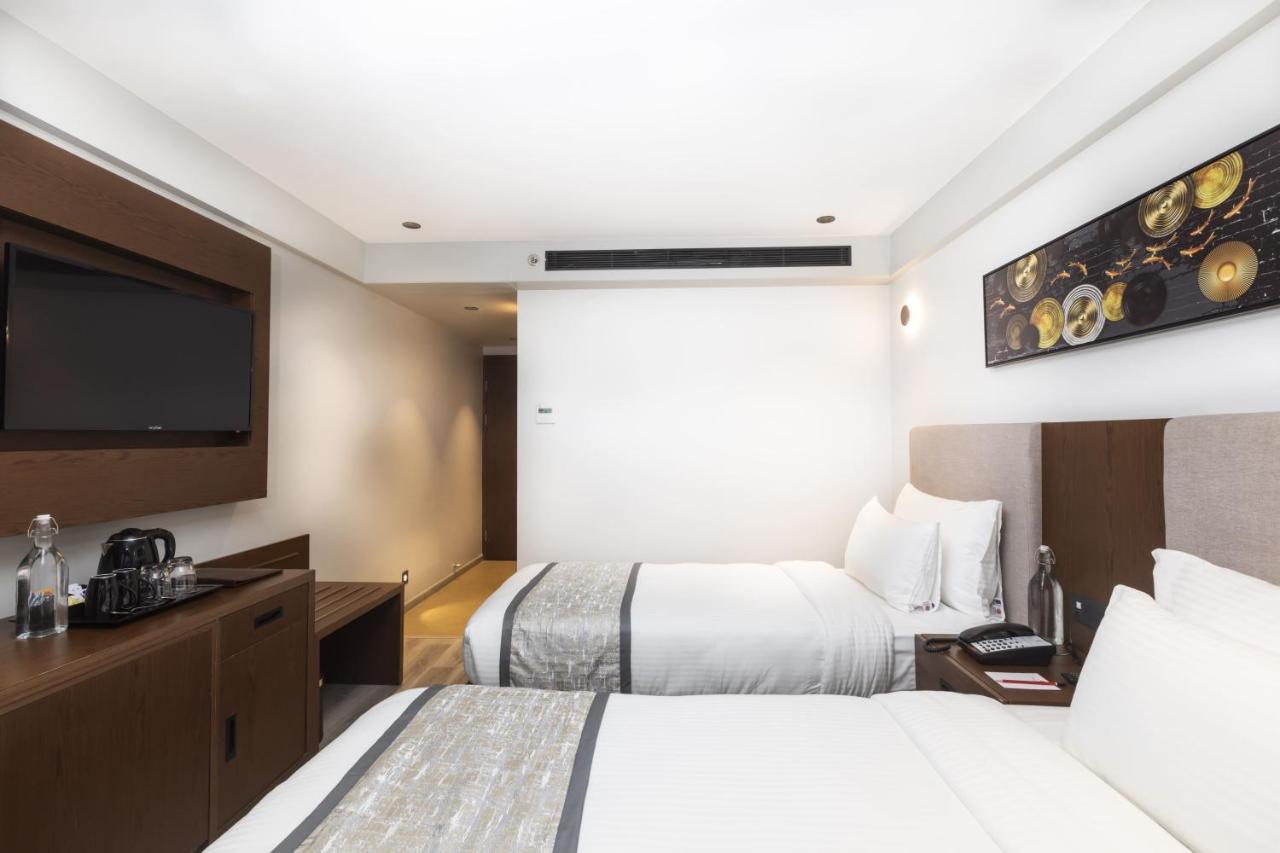 Hotel Ramee International Surate Extérieur photo