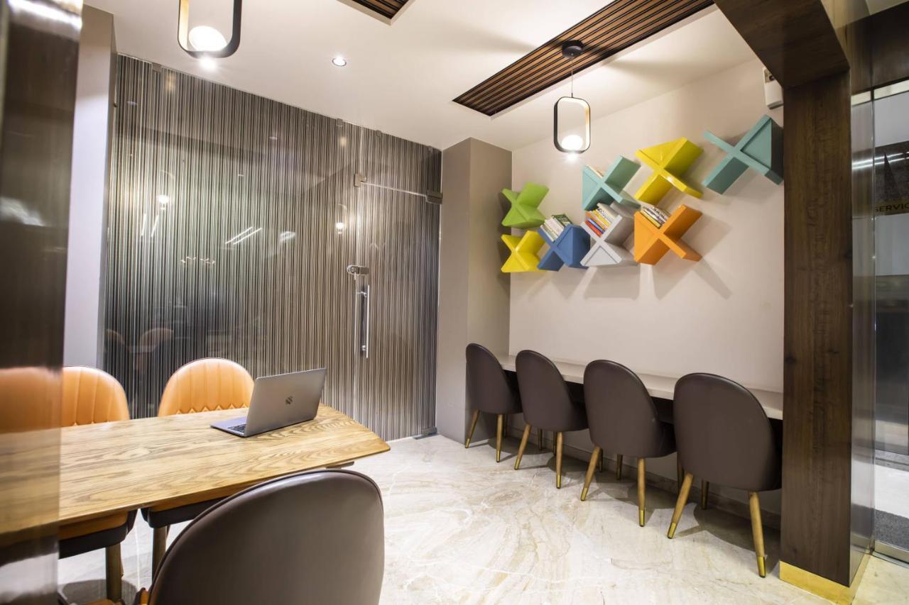 Hotel Ramee International Surate Extérieur photo