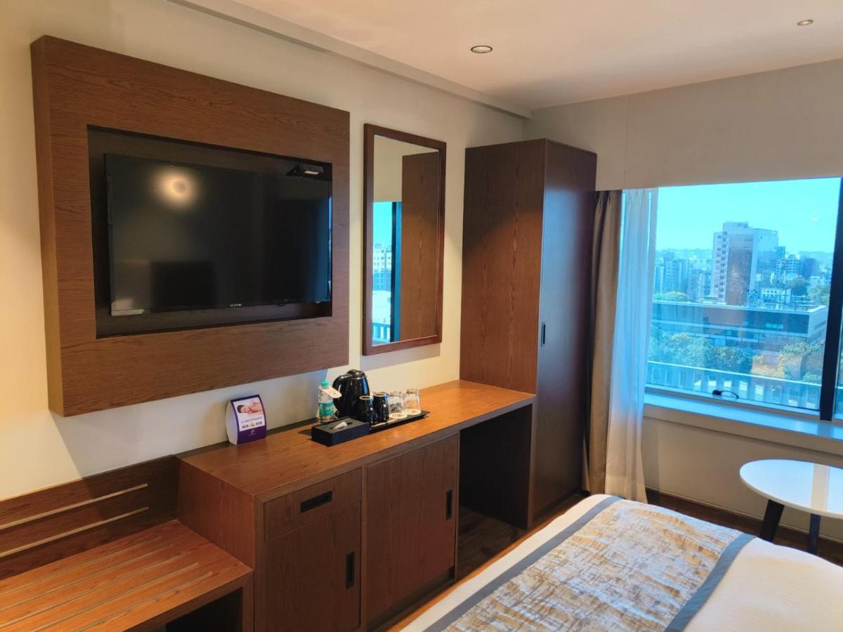 Hotel Ramee International Surate Extérieur photo