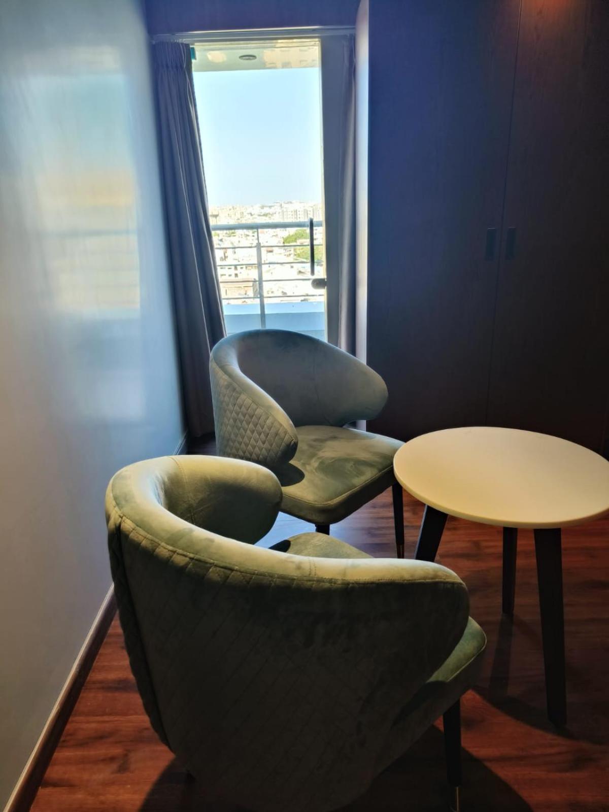 Hotel Ramee International Surate Extérieur photo