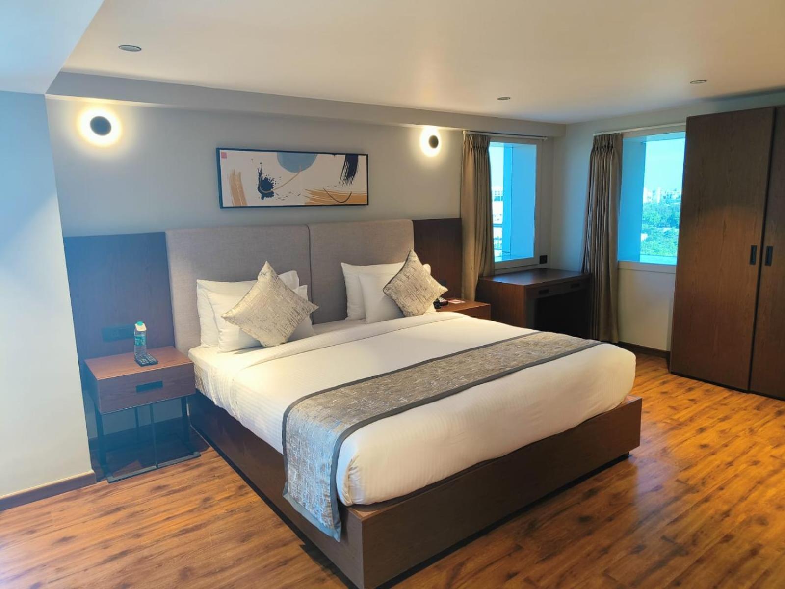 Hotel Ramee International Surate Extérieur photo